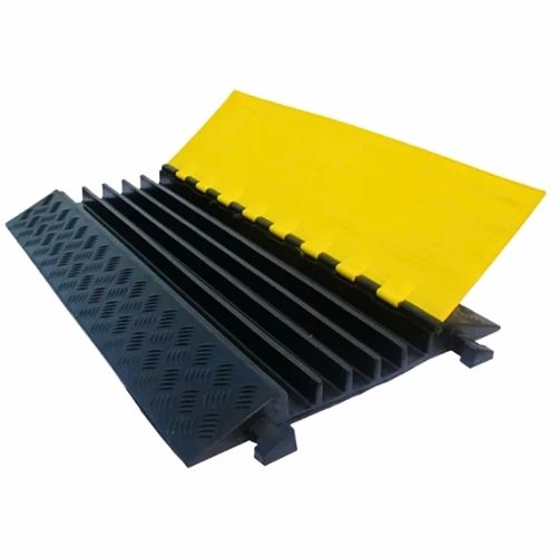 Protector Para Cables En Caucho Con 5 Canales De 92 cms